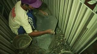 Memasang Keramik Lantai Kamar Mandi Atau keramik lantai toilet