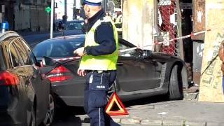 Wypadek na Kilińskiego. Mercedes wjechał na chodnik i potrącił pieszą