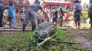 Prosesi Pemakaman Orang Muslim di Toraja ( MangRiu'Batu) mendirikan Batu