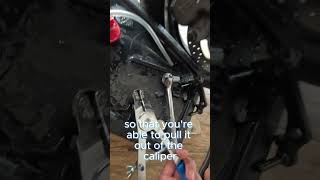 Best Way to Remove Pistons from Caliper #suzukigsxr #bikelifehack #mechanic