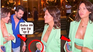 🙊 Bollywood Actress Esha & Manish Arrived Late Night - Esha Gupta को लोगों ने बोला Shameless