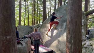 Centre Slab (V3) - Tall Beta: Squamish Bouldering [Pfiff]