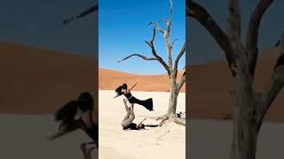 Beautiful acroyoga in Namibia’s “Dead Vlei” 🇳🇦 😍? TRAVEL MOMENTS