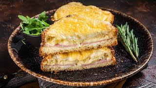 Croque-monsieur à la béchamel. Très gourmand et savoureux.