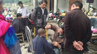 Getting a haircut! Sapa Vietnam 🇻🇳 #sapa #laocai #vietnam #haircut #travel #video #marketplace #one