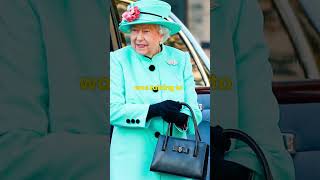 Why Queen Elizabeth always carried her purse everywhere 🧐 (EXPLAINED)