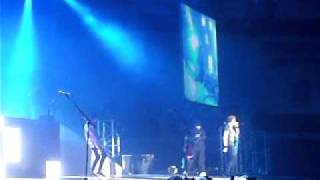 McFly (ft. D-Dawg) - Pass Out - Cardiff 22-3-11