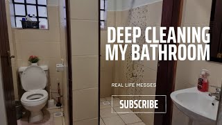 HOW TO CLEAN BATHROOM//DEEP CLEANING MY BATHROOM