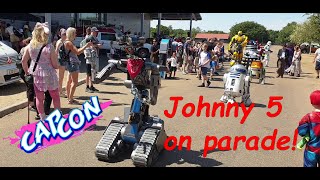 JOHNNY 5 ON PARADE! I FEEL ALIVE!