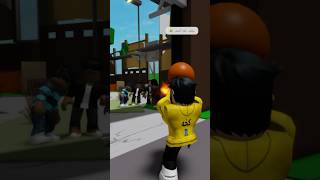 رميت الكوره 🏀 على العمال وهربت 😭😂 #روبلوكس #roblox #وزينو #رواف #shorts