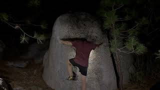 Silly Scoop (V3) - Tall Beta: Lake Tahoe Bouldering [Pfiff]