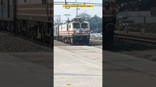 (12582) New Delhi (Banaras) Ballia SF Express arrived on #ghazipurcity #ghazipur #ballia #newdelhi