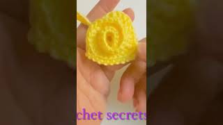 Crochet flower heart keychain / crochet keychain tutorial #crochetsecrets