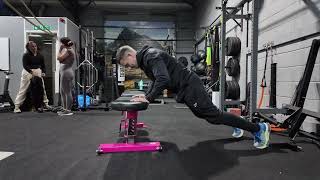 Incline press up