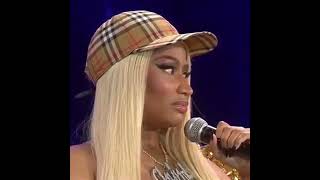 Stan Twitter : Nicki Minaj awkward stare👀 (Meme).