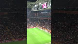 Galatasaray taraftarı 6-2’lik Rize galibiyetinde Meksika Dalgası yaptı