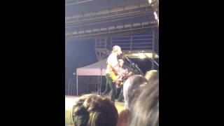 Thomas Rhett singing Buzz On You in Napoleon Ohio 8/12