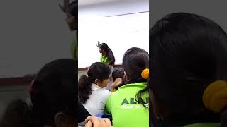 ALLEN GIRL DANCE IN CLASSROOM #allen#class#dance