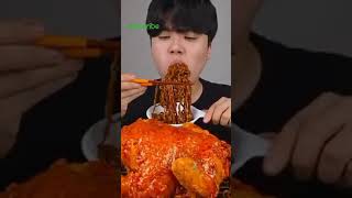 {{ASMR}} eating spicy black bean noodles with chicken 🤤 #shorts #food #yummy