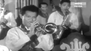 OST Ibu 1953 - P Ramlee meniup trumpet lagu mambo...