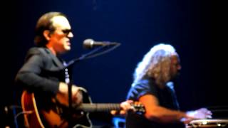 Joe Bonamassa Dislocated Boy (acoustic) Springfield MA 2012