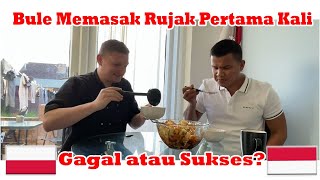 Bule Memasak Rujak Pertama Kali - Gagal atau Sukses?