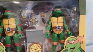 NECA TOYS TMNT TEENAGE MUTANT NINJA TURTLES EXCLUSIVES REVIEW MAN CAVE EDITION