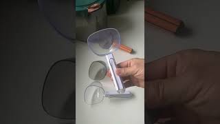 The rice noodle spoon scoops rice noodles without getting your hands dirty. It is convenient and ea