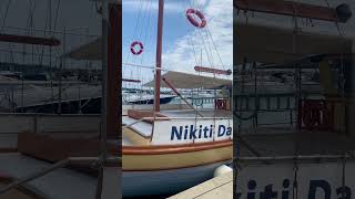 👍🔔 Nautical Beauty: Admiring the Grace of a Touristic Boat in the Marina 🛥️😎☀️🇬🇷 #Greece