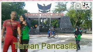 Taman pancasila,  pagi untuk olah raga, malam untuk pedagang kaki lima