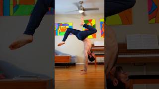 My favorite handstand shape: the Mexican (aka hollowback) handstand