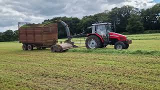 Massy Ferguson 4235 and Kidd twin chop forager