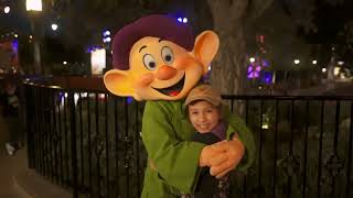 Makana meets Dopey - Meet & Greet -Disneyland California Adventure -Feb 2023 DCA DVC Moonlight Magic