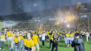 É o Tigre na Série A: Confira as imagens da festa dos jogadores e torcedores do Criciúma no gramado