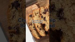 Chocolate Chip Banana Bread ✨🍌 Recipe in comments #easybaking #bananabread #baking #recipe #yum