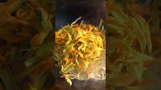 Pasta con fiori di zucca ASMR