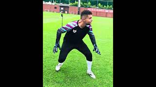 A fun way to training #wvvou #goalkeepergloves #gaolkeeper #goalkeepertraining #gk #amazon #football