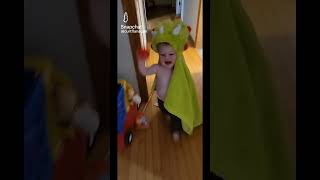 Pretending to be Baby Dinosaur 🦖 | Adorable 🥰 | Happy baby | Screaming baby Dinosaur 🦖