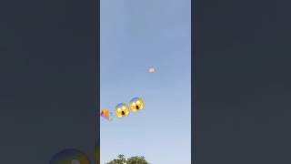 Big kite flying 😱🪁#bigkite #kitekite #shortsfeed #bigkiteflying  #kite #shortsviral #kiteflying