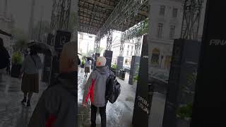 Walking in the London rain for a tour of Buckingham Palace | Celebrity Apex review 2024