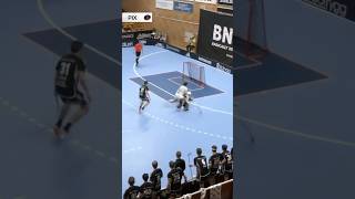 LEO TORELL HAGSTRÖM doesn’t give a… 😨 #floorball #innebandy #florbal #salibandy #unihockey