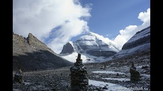 Atma-Lingam at the foot of  Holy Mount Kailash/Атма-Лингам у подножия священной горы Кайлас