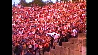 Radiohead - The National Anthem (Live - Vaison-La-Romaine 05-28-01)