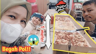 MAKAN PIZZA HUT 1 METER GIMANA CARA NGABISINNYA YA?!