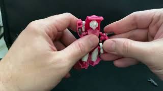 ProtoFoxy’s Toy Review: Transformers Authentics Bravo Arcee