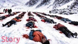 After Their Plane Crashed On An Icy Glacier, The Survivors Had No Choice But To Eat Their Teammates