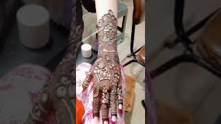 narmeen mehandi artist