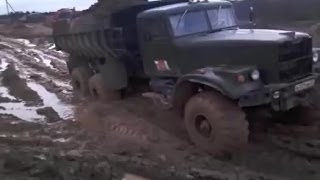 Dump truck KRAZ runs mud road | самосвал КРАЗ в грязи