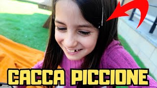 UN PICCIONE CI COLPISCE CON LA SUA CACCA DURANTE UN PIC NIC IN GIARDINO #vanessaeanastasia