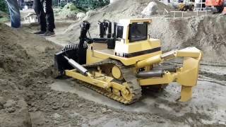 Big Scale Dozer on work.....